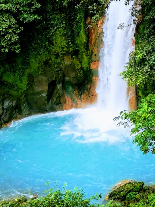 Río Celeste Waterfall